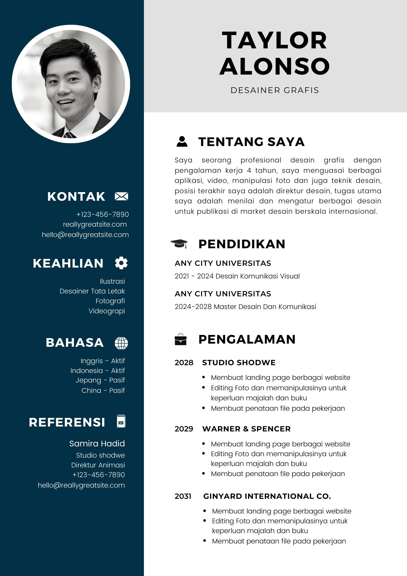 Download Template Cv Putih Biru Desainer Grafis Gratis